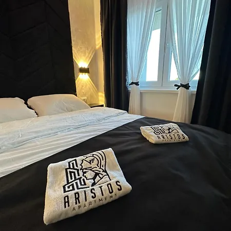 Aristos Apartment *